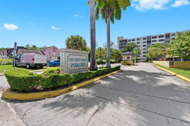17890 W Dixie Hwy # 603, North Miami Beach FL 33160