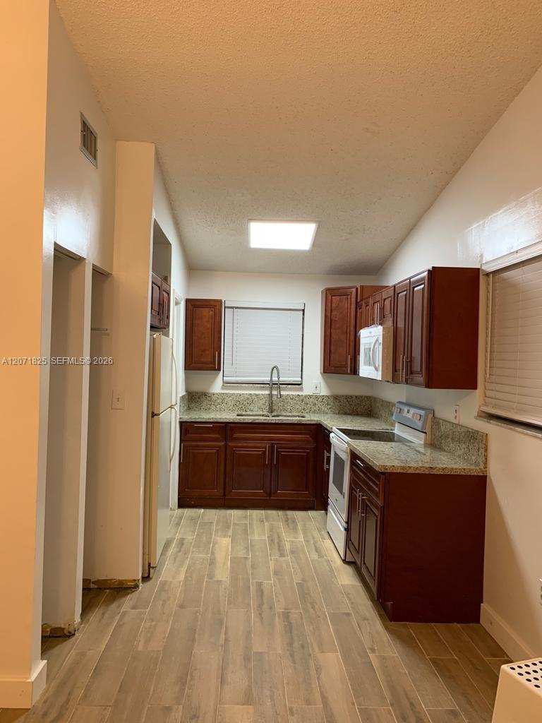 1008 SW 8th St # 1008, Hallandale Beach FL 33009