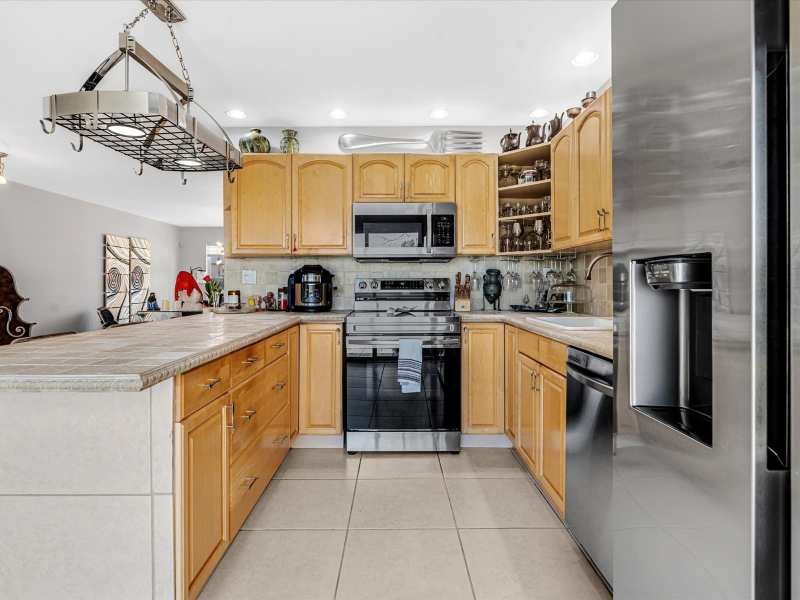 3370 BEAU RIVAGE Drive # 3A, Pompano Beach FL 33064