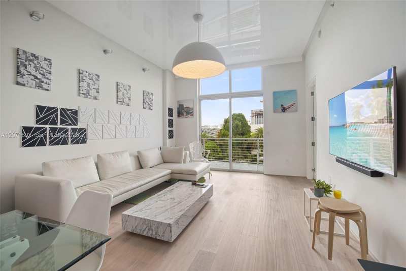 2001 Meridian Ave # 518, Miami Beach FL 33139