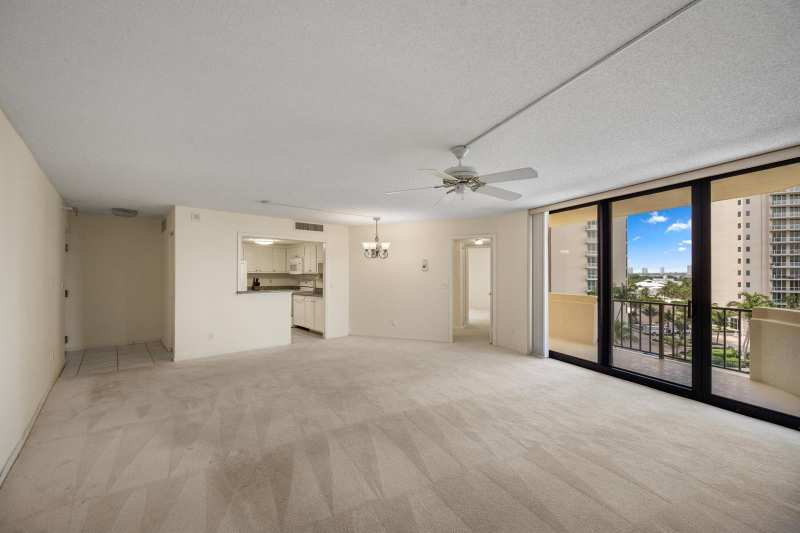 2800 N Ocean Drive # 8B, Riviera Beach FL 33404