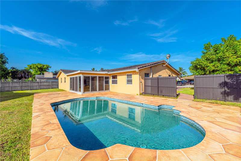 3731 NW 109th Ave, Coral Springs FL 33065