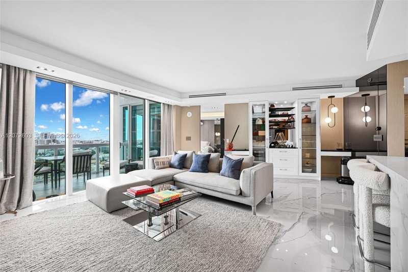1000 S Pointe Dr # 1706, Miami Beach FL 33139
