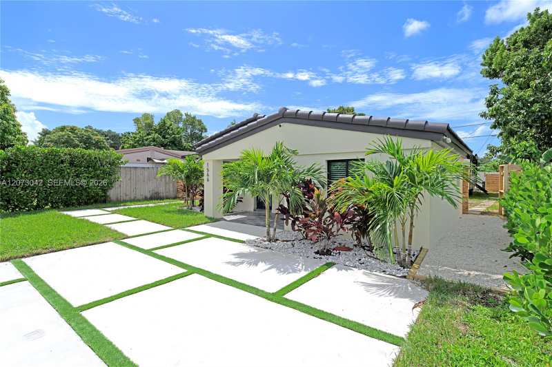 1566 NE 174th St, North Miami Beach FL 33162
