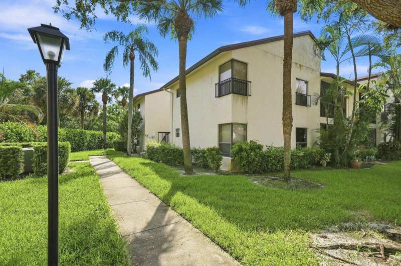 2581 Carambola Circle N, Coconut Creek FL 33066