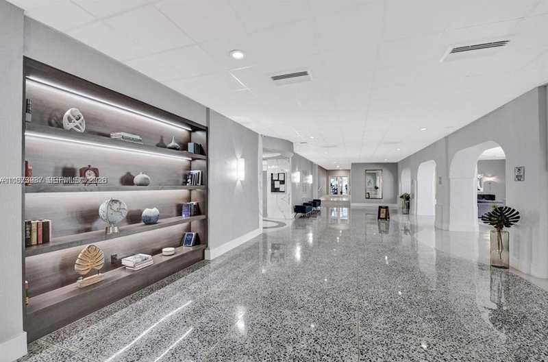 3140 S OCEAN Drive # 210, Hallandale Beach FL 33009