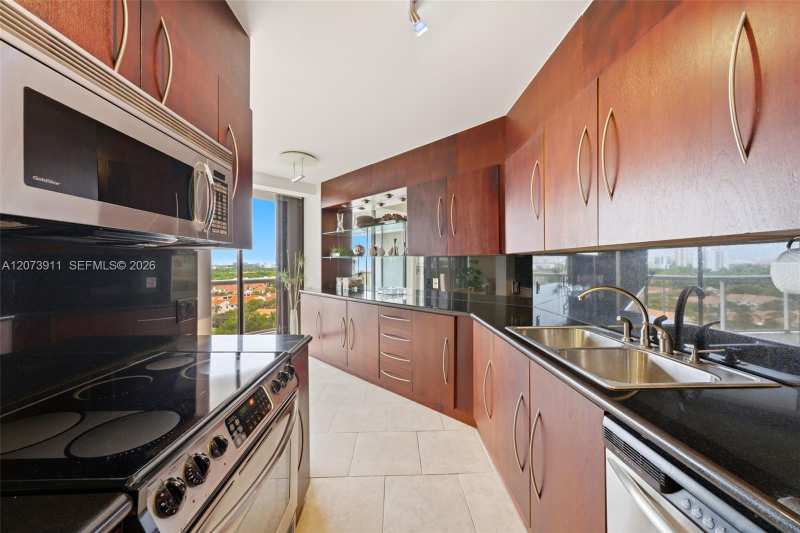 3610 Yacht Club Dr # 1115, Aventura FL 33180