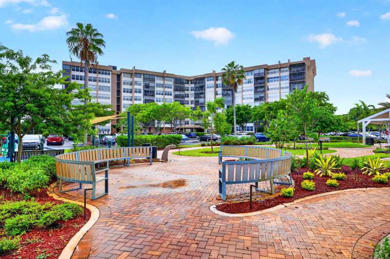 1100 St Charles Place, Pembroke Pines FL 33026
