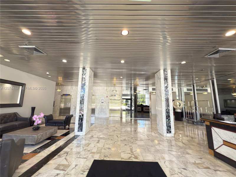 3675 N Country Club Dr # 109, Aventura FL 33180