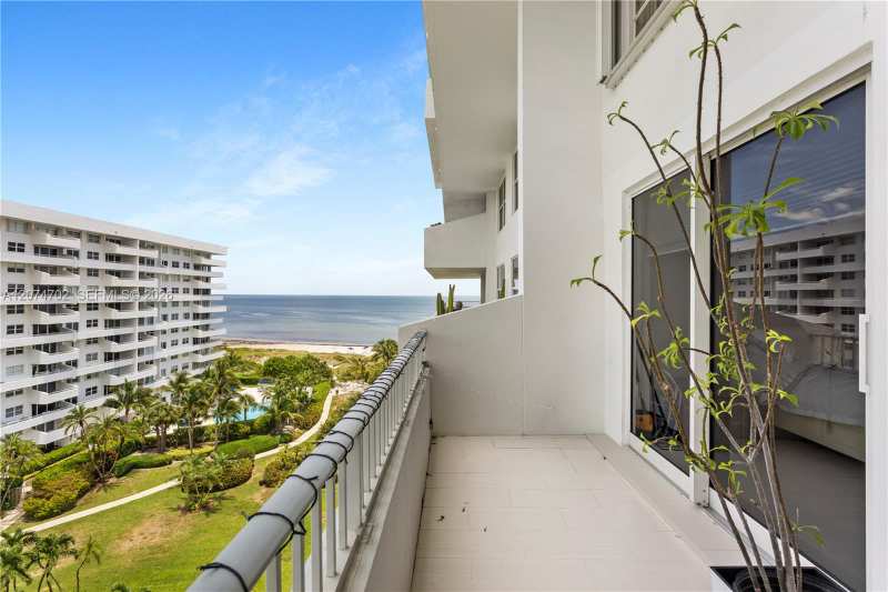 199 Ocean Lane Dr # 902, Key Biscayne FL 33149
