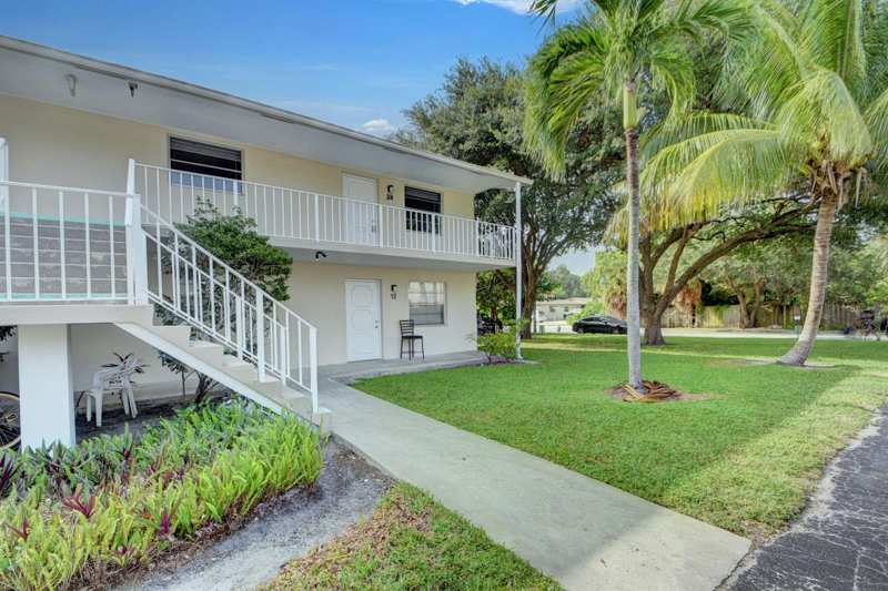 1733 3rd Avenue N # 24, Lake Worth FL 33460