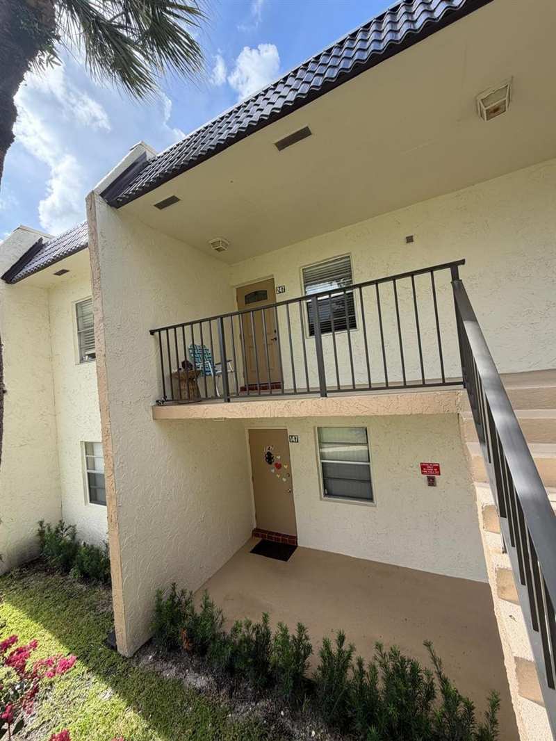 150 Lake Meryl Drive # 247, West Palm Beach FL 33411