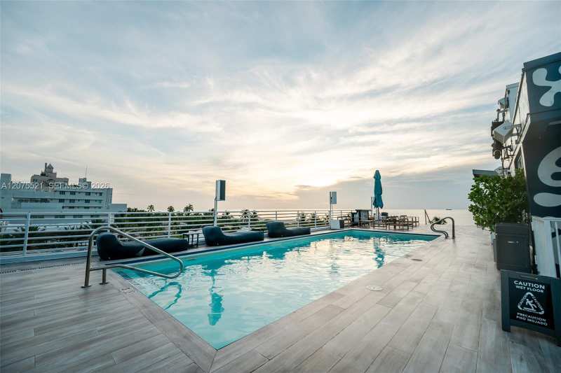 1060 Ocean Dr # D204, Miami Beach FL 33139