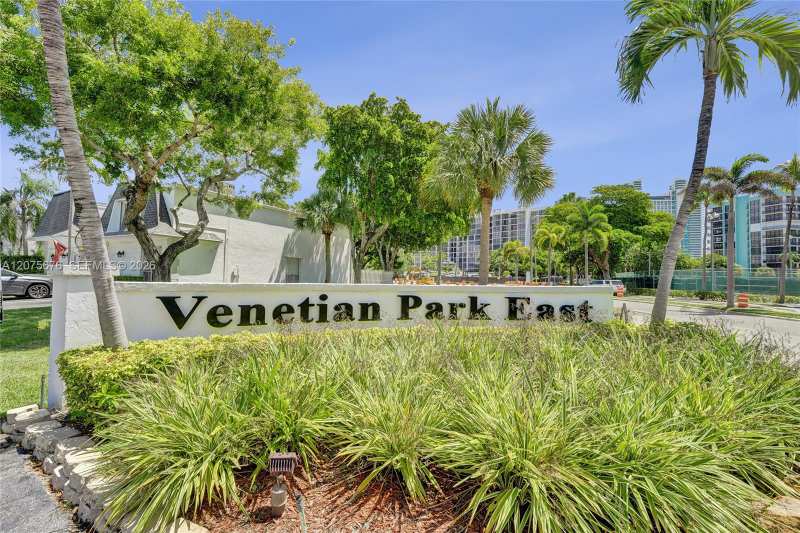 2716 NE 8th St # 2716, Hallandale Beach FL 33009