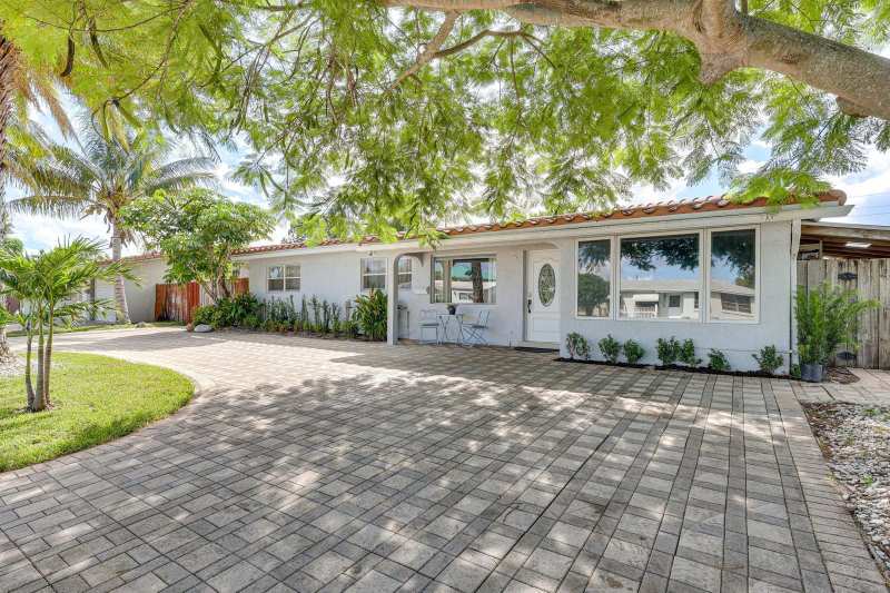 1313 SE 1ST Way, Deerfield Beach FL 33441