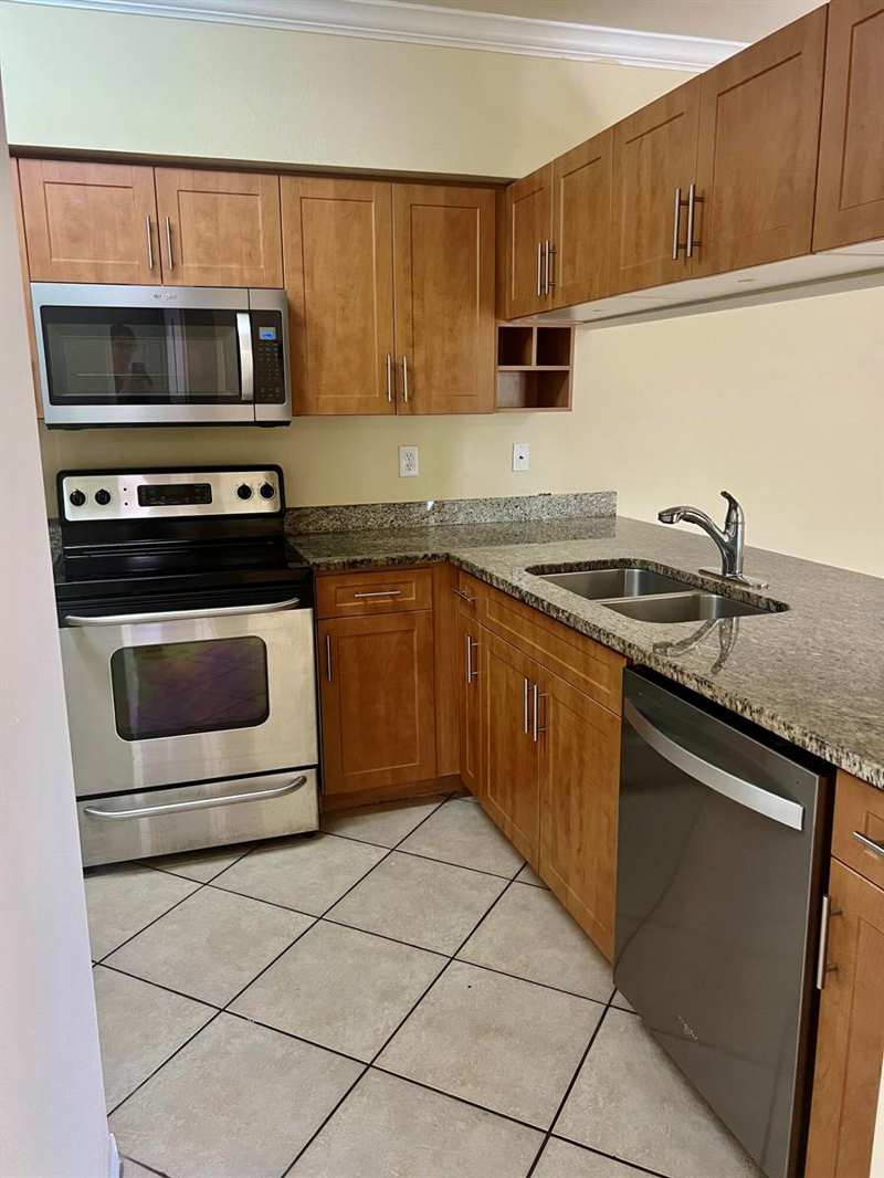 6426 Emerald Dunes Drive # 206, West Palm Beach FL 33411
