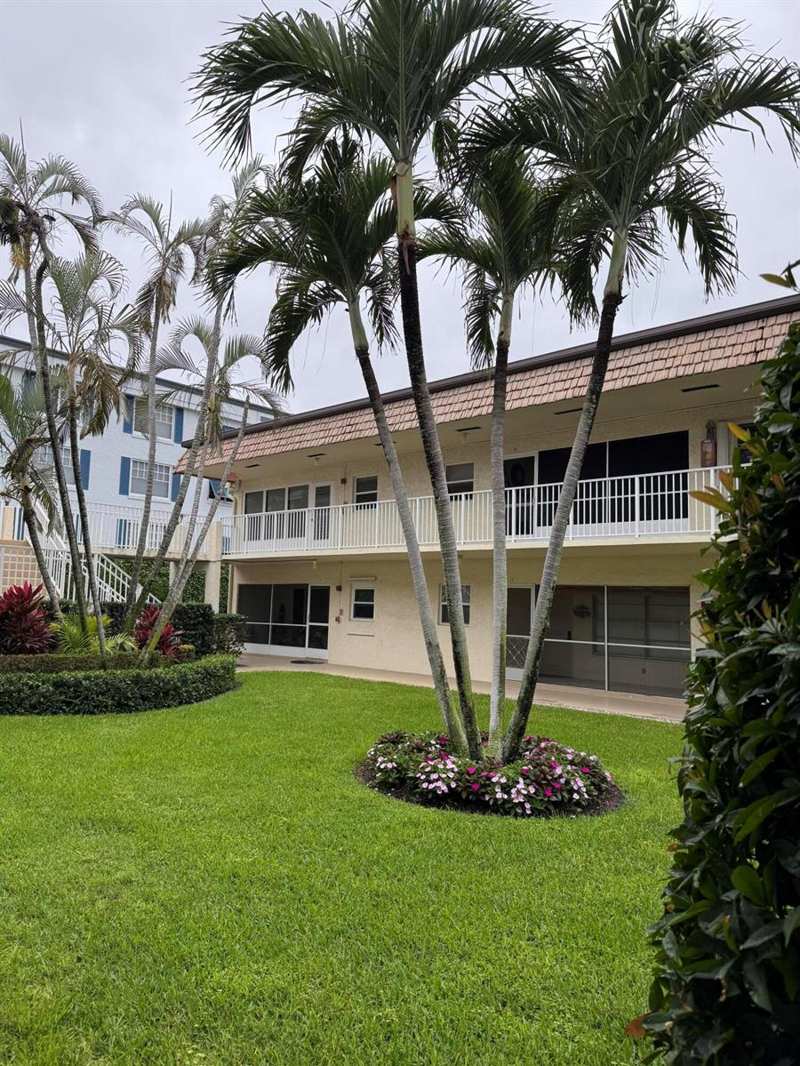 632 Snug Harbor Drive # D6, Boynton Beach FL 33435
