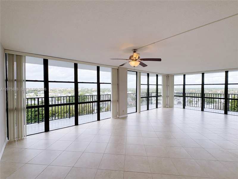 800 Parkview Dr # 909, Hallandale Beach FL 33009