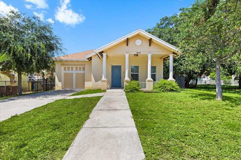 917 14th Street, West Palm Beach FL 33401