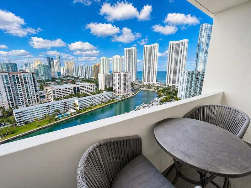 300 Bayview Dr, Sunny Isles Beach FL 33160