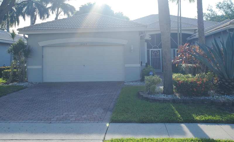10724 ROYAL CARIBBEAN Circle, Boynton Beach FL 33437