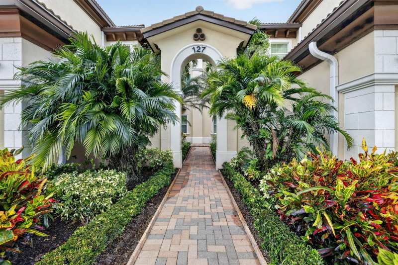 127 Tresana Boulevard # 61, Jupiter FL 33478