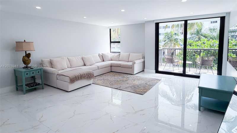 1800 Collins Ave # 3H, Miami Beach FL 33139