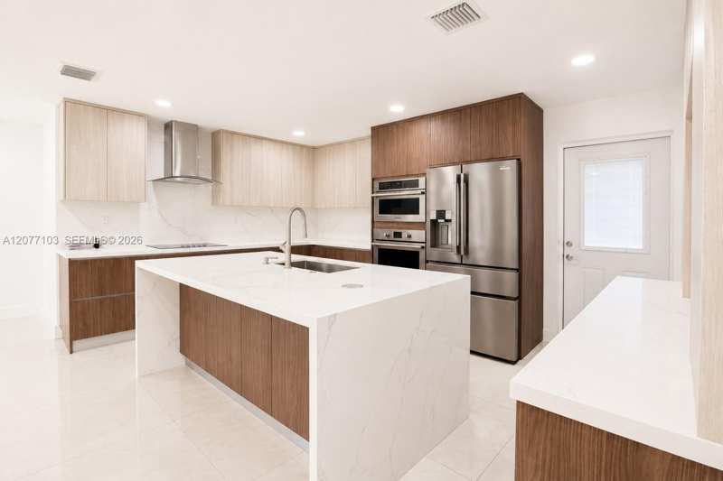 1225 NW 192nd St, Miami Gardens FL 33169