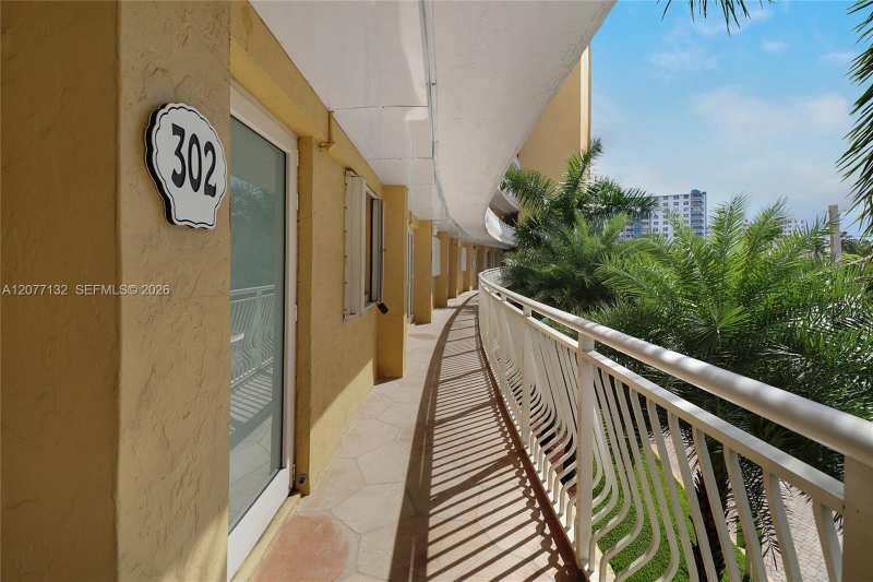 328 N Ocean Blvd # 302, Pompano Beach FL 33062