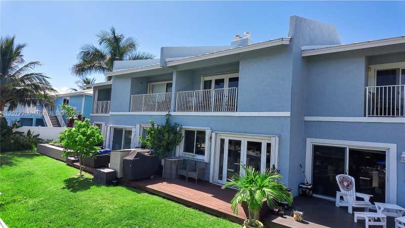 2119 NE 44th St, Lighthouse Point FL 33064