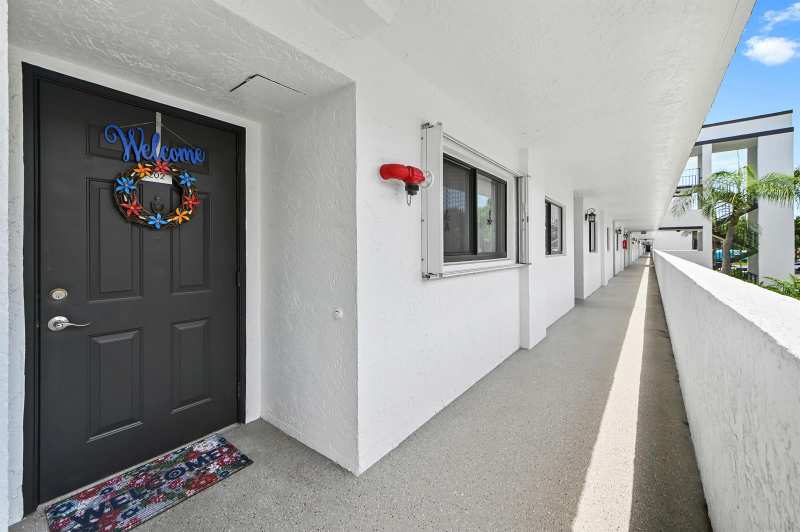 4725 LUCERNE LAKES Boulevard E # 202, Lake Worth FL 33467