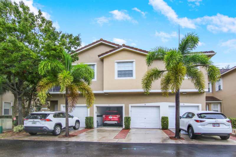 108 LIGHTHOUSE Circle # B, Tequesta FL 33469
