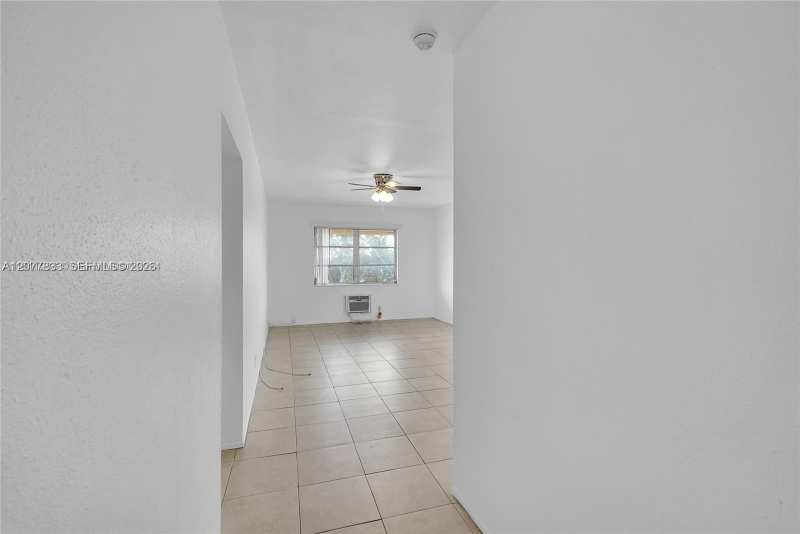1050 E Sample Rd # 309, Pompano Beach FL 33064
