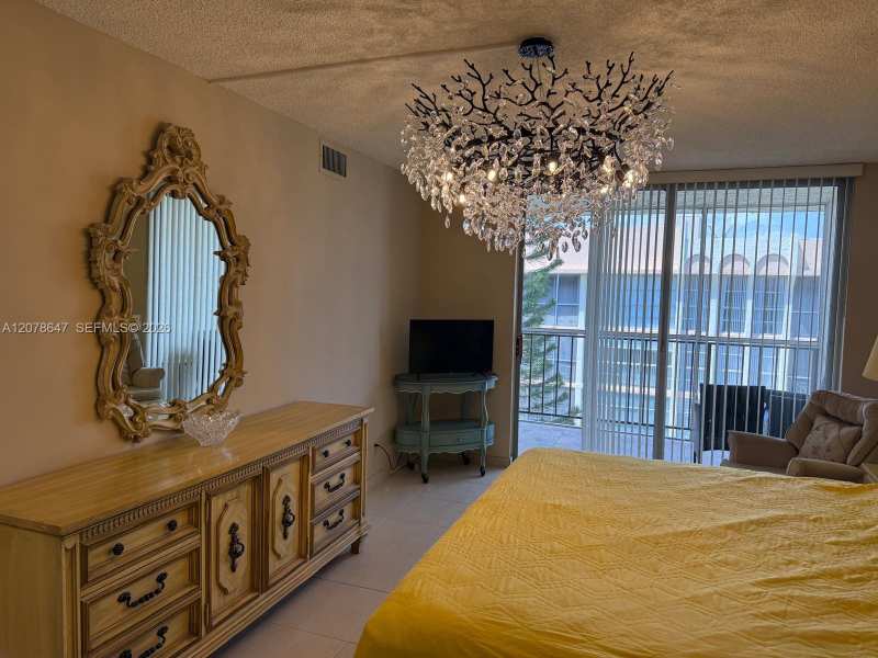 851 Three Islands Blvd # 511, Hallandale Beach FL 33009