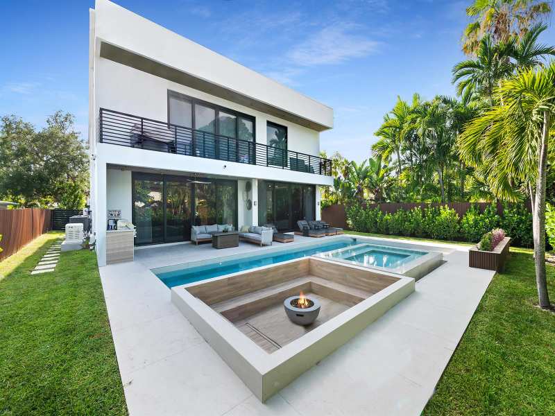 728 NE 17th Terrace, Fort Lauderdale FL 33304