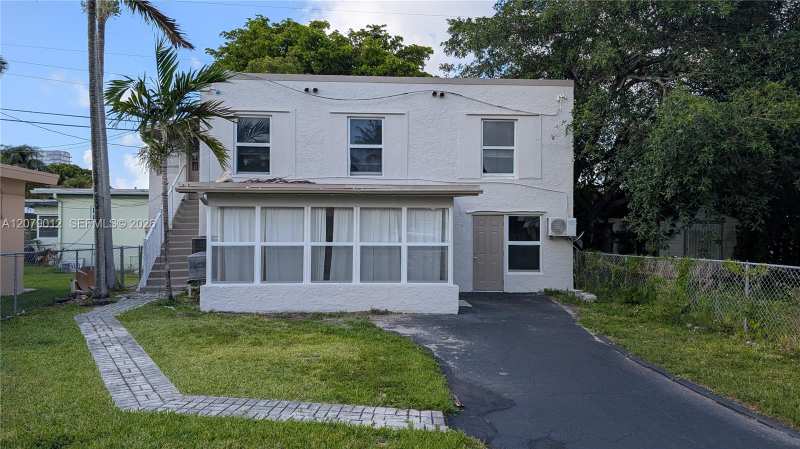 708 NE 4th St # 2, Hallandale Beach FL 33009