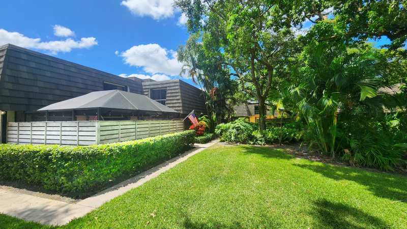 534 5th Terrace, Palm Beach Gardens FL 33418
