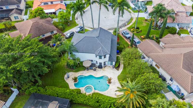 743 NW 174th Ter, Pembroke Pines FL 33029