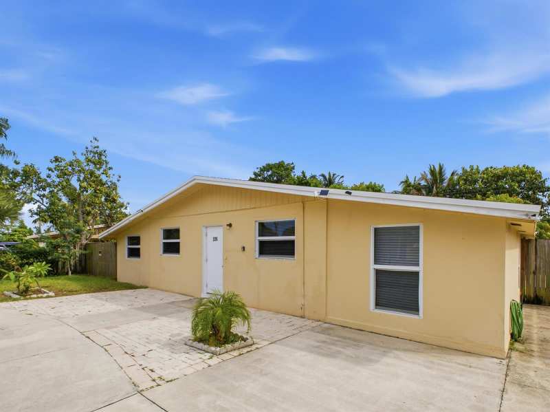 226 E Gateway Boulevard, Boynton Beach FL 33435
