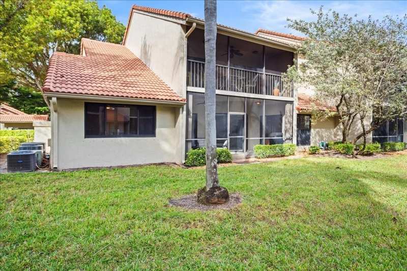 5670 Coach House Circle # B, Boca Raton FL 33486