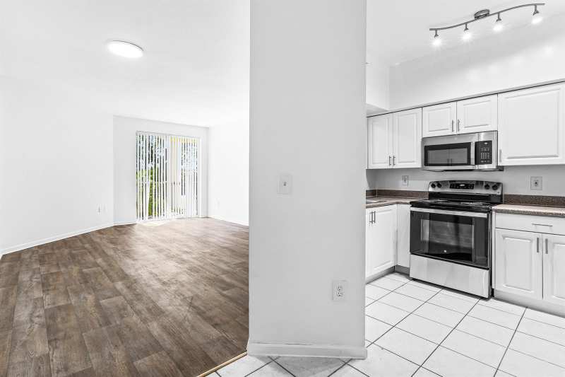 1977 BRANDYWINE Road # 305, West Palm Beach FL 33409
