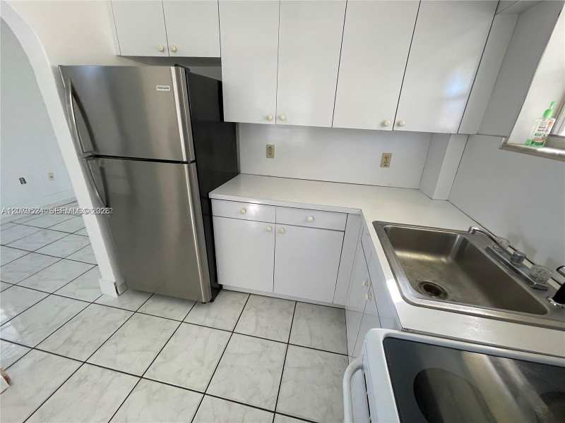 1016 NW 1st Ave, Hallandale Beach FL 33009