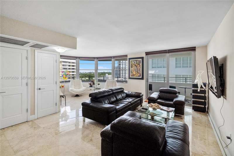 5555 Collins Ave # 14B, Miami Beach FL 33140