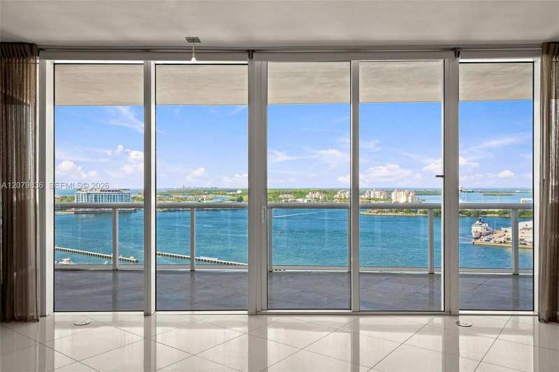 400 Alton Rd # 1804, Miami Beach FL 33139