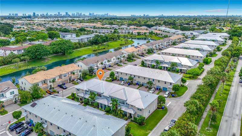 1040 Eucalyptus Dr # 2, Hollywood FL 33021