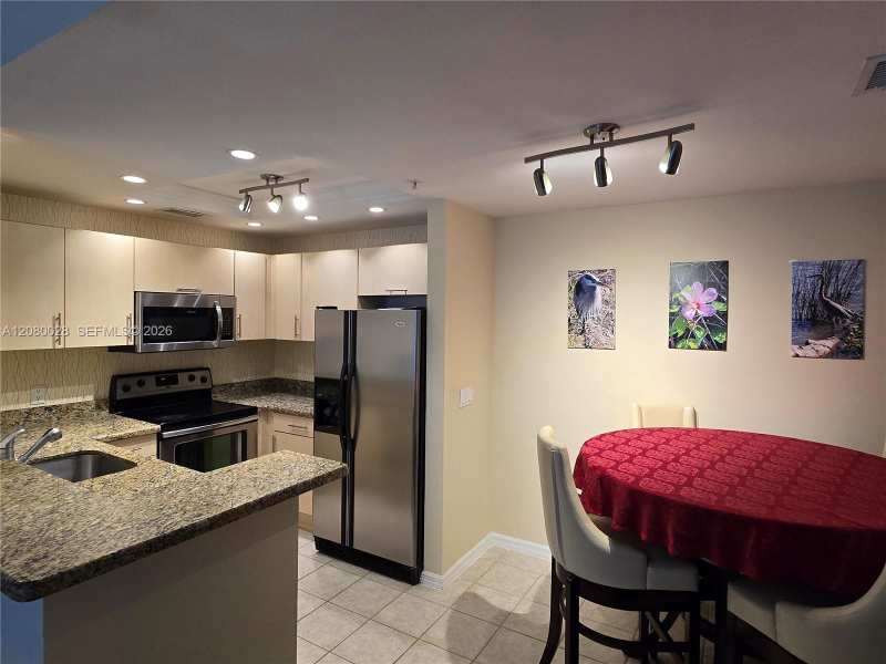2107 SE 10th Ave # 818, Fort Lauderdale FL 33316