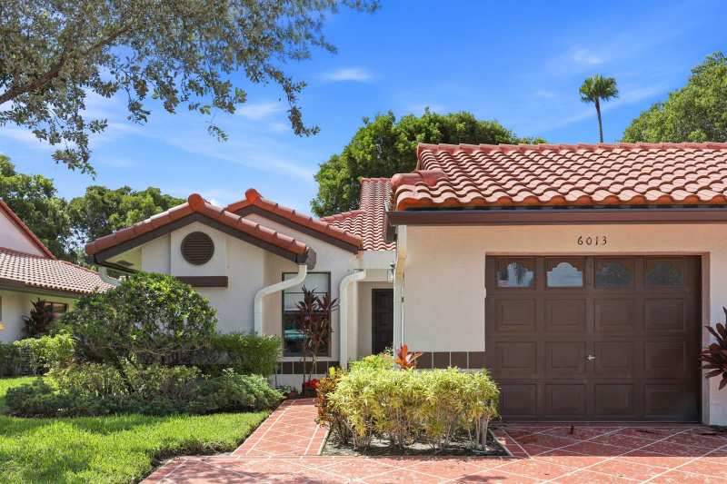 6013 SUNNY POINTE Circle, Delray Beach FL 33484