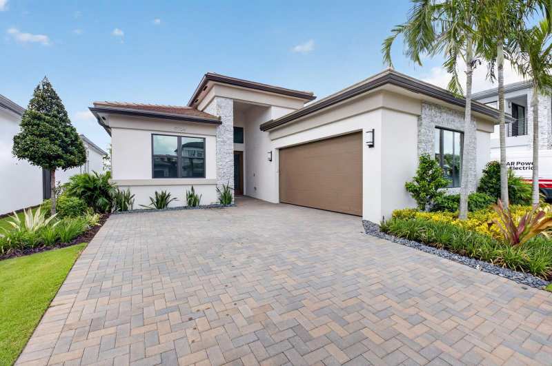 9724 JUNIPER BAY Avenue, Boca Raton FL 33434