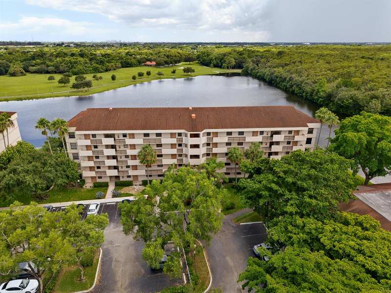 2768 Carambola Circle S # 506, Coconut Creek FL 33066