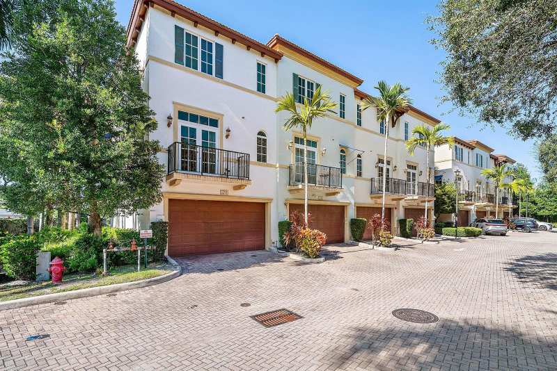 3281 Estancia Lane, Boynton Beach FL 33435